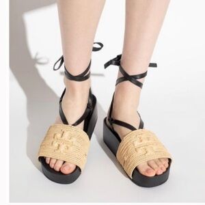 NWT Tory Burch Black and Tan Sandals